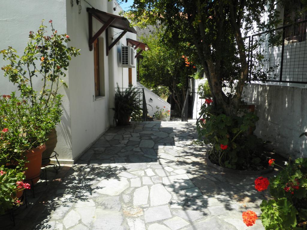 Διαμερίσματα Μαυρίκου Ελένη Σκύρος Δωμάτιο φωτογραφία